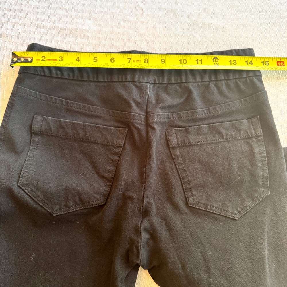 Lilly Pulitzer Black Straight Leg Pull On Trousers Pants Gold Logo Size 6 - Picture 8 of 11